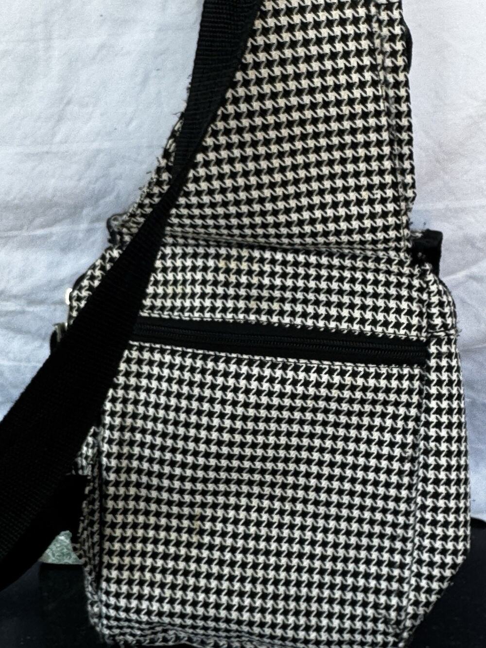 Heys Crossbody Messenger Bag Houndstooth Black White
